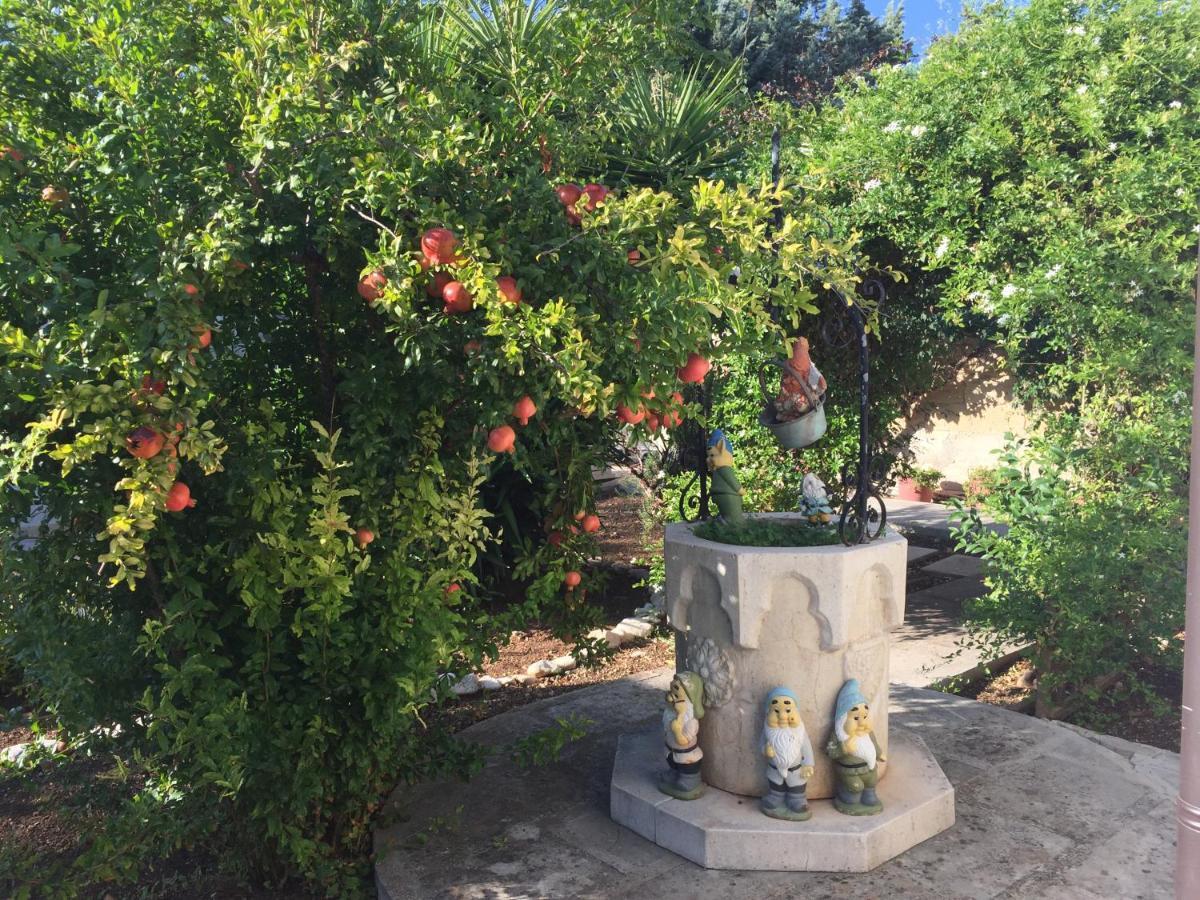 Il Giardino Della Foglia Hotel Bari Bagian luar foto